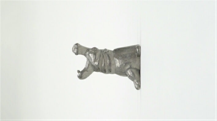 口を開けたカバのフック