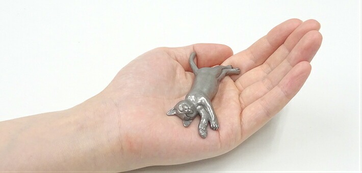 ねているネコ(大)