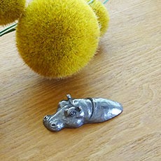 水の中のカバ(小)