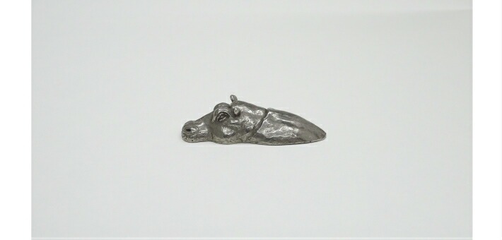 水の中のカバ(小)