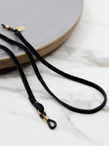 Minimalistic black gold