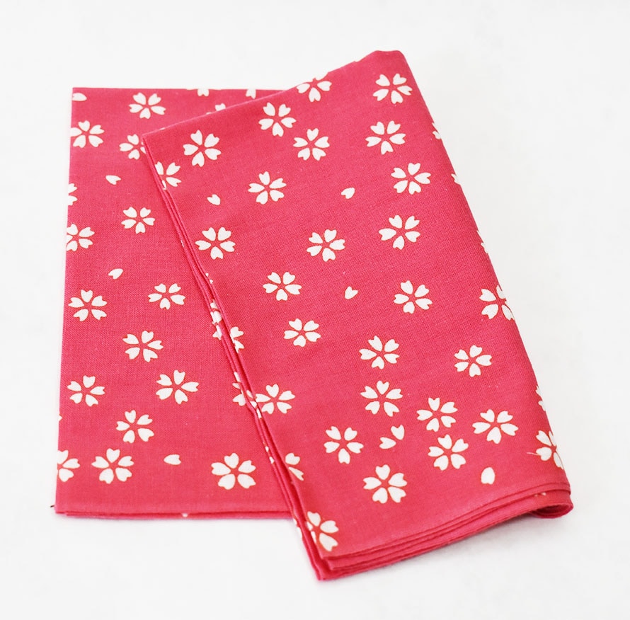 あわせてどうぞ！<br>もとになったのは梨園染め手ぬぐいの<a href=http://www.seigandou-popos.co.jp/shop/shopdetail.html?brandcode=000000000030&search=836&sort=%22=