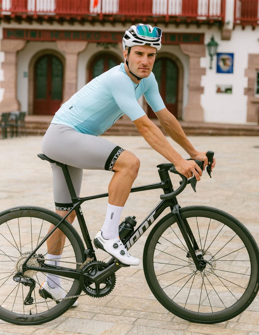 ASSOS RSR ビブショーツ　サイズＬ SALE〈ASSOS〉EQUIPE RSR BIBSHORTS S9 TARGA ビブショーツ _Black