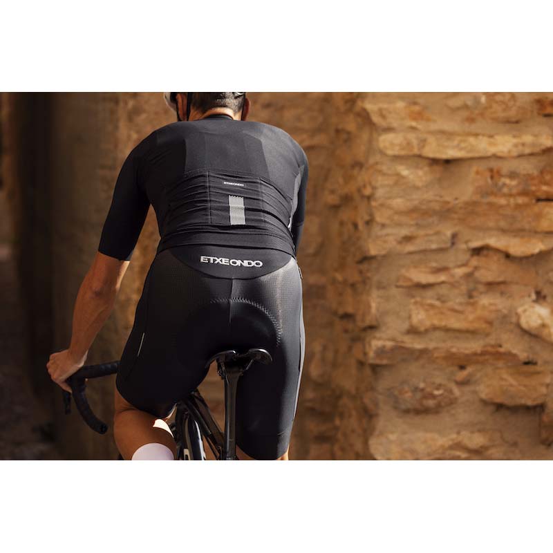 ETXEONDO〉半袖ジャージ ERO SUPERDRY _Black | ETXEONDO