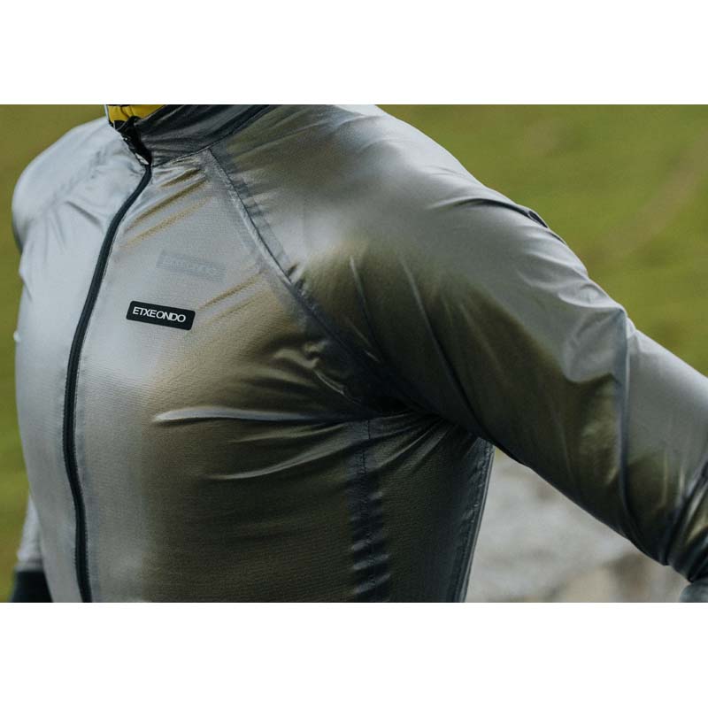 ETXEONDO （エチェオンド） レインジャケット 「BUSTI 」 ETXEONDO （エチェオンド） レインジャケット 「BUSTI 」