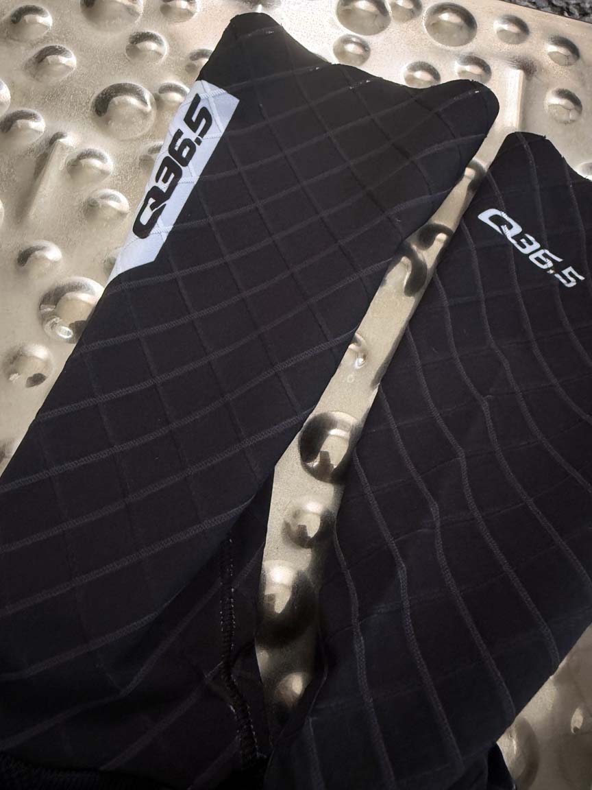 Q36.5〉Aero Socks エアロ ソックス _Black | Q36.5 | SUNNYSIDE松谷