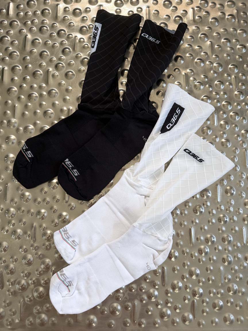 Q36.5〉Aero Socks エアロ ソックス _Black | Q36.5 | SUNNYSIDE松谷