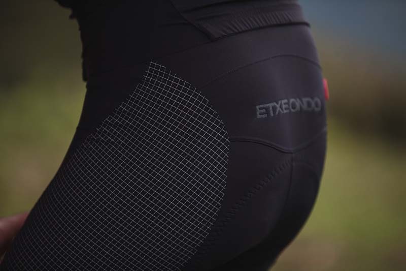 ETXEONDO〉ビブパンツ ORHI DYNEEMA _Black | ETXEONDO