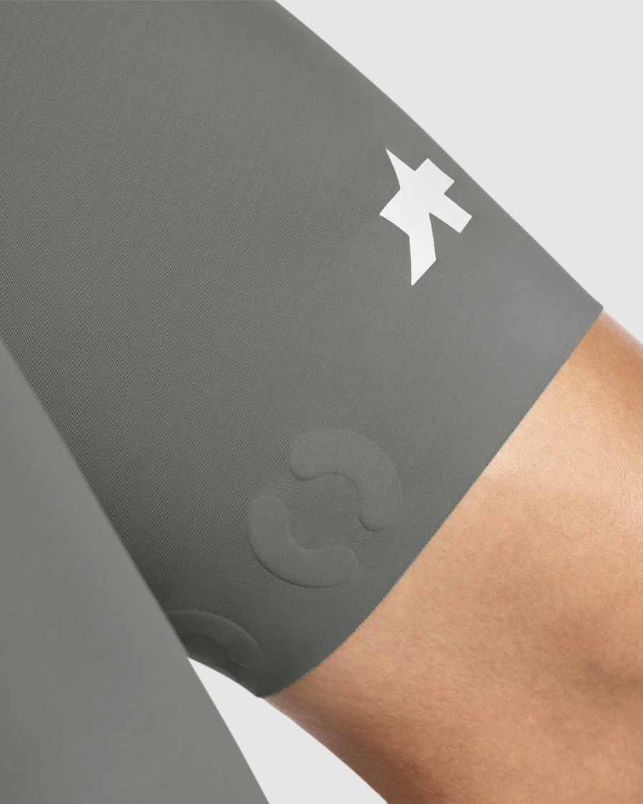 ASSOS〉EQUIPE R Bib Shorts S11 ビブショーツ _Edge Green | ASSOS