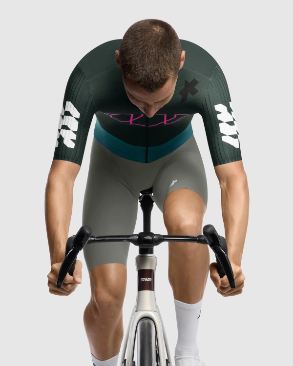ASSOS〉EQUIPE RS Jersey Something To Say ジャージ _Racing Green