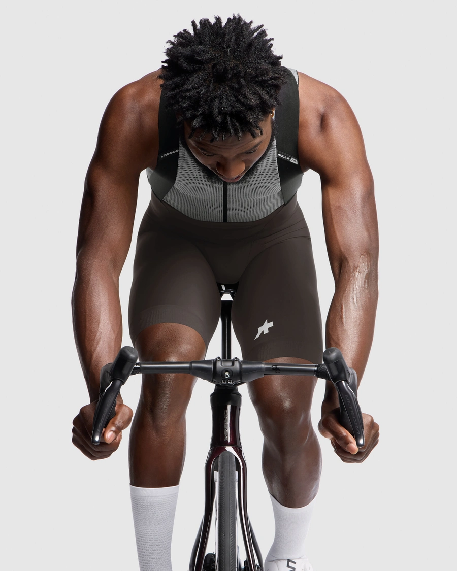 ASSOS〉MILLE GT Bib Shorts S11 ビブショーツ _WILD BROWN | ASSOS