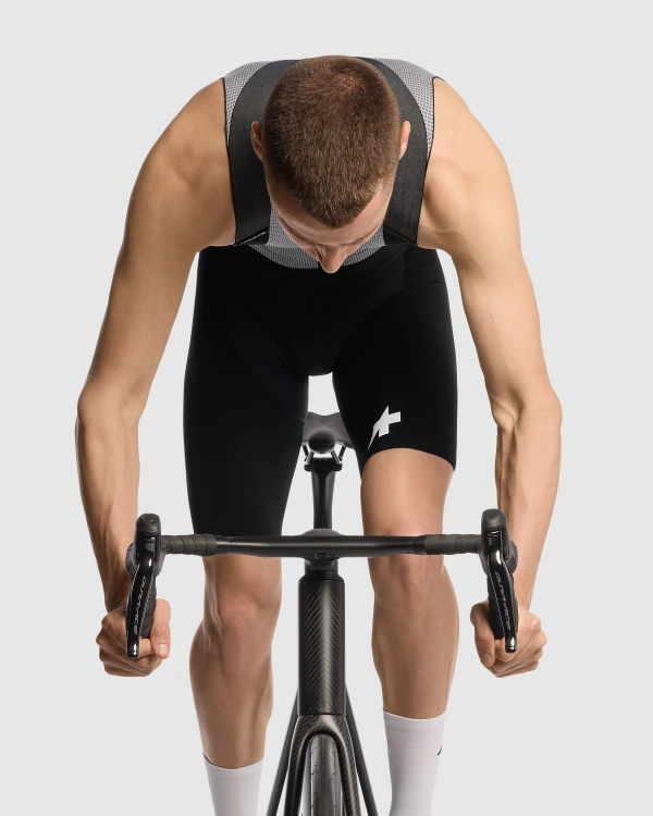 ASSOS〉Equipe RSR BOLIDE Bib Shorts S11 ビブショーツ _Black Series
