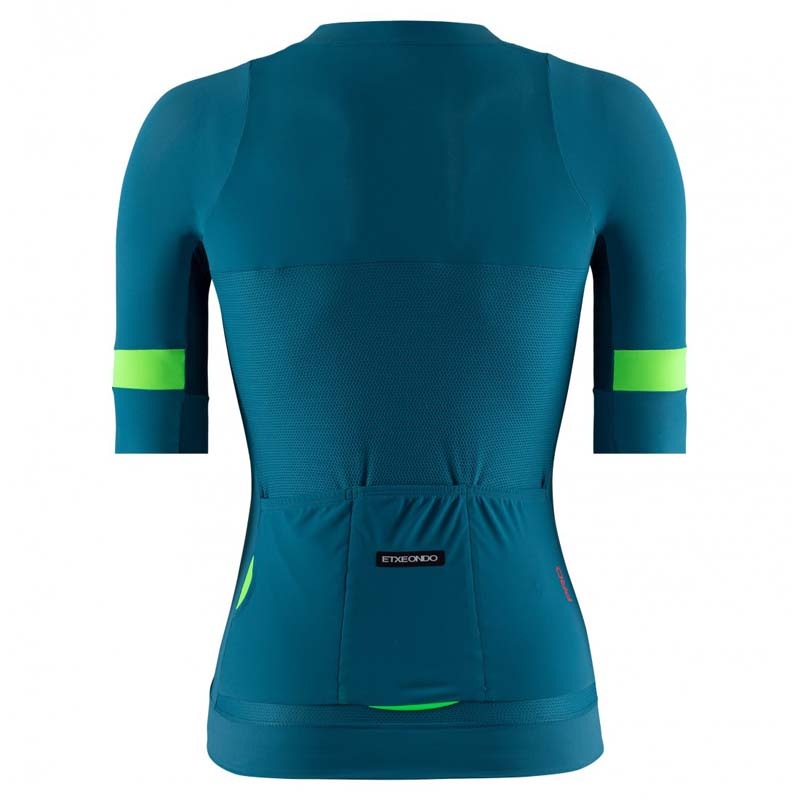 【新品・定価13,750円】ETXEONDO/エチェオンドレディース半袖ジャージ ETXEONDO〉レディース 半袖ジャージ MENDIA _Emerald | ETXEONDO
