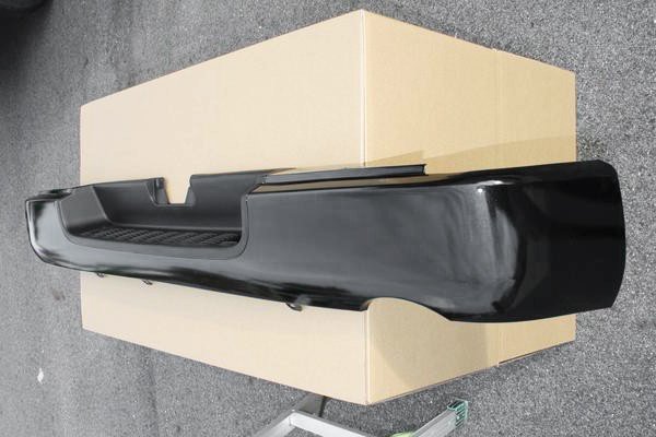 200系ハイエース 標準 純正タイプ リアバンパー ステップ有り