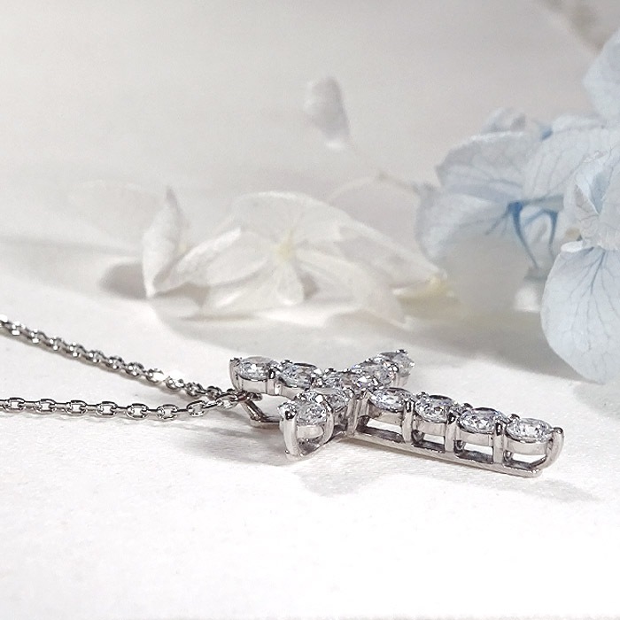 Pt900【1.50ct】ダイヤモンド クロスモチーフ ペンダント