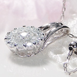 PT900 0.7ct ダイヤモンドフラワー パヴェ ペンダント ネックレス【SIクラス】