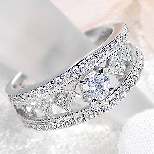 pt900 ゴージャス ダイヤモンド リング【0.76ct】中石0.3ctの大粒ダイヤ