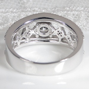 pt900 ゴージャス ダイヤモンド リング【0.76ct】中石0.3ctの大粒ダイヤ