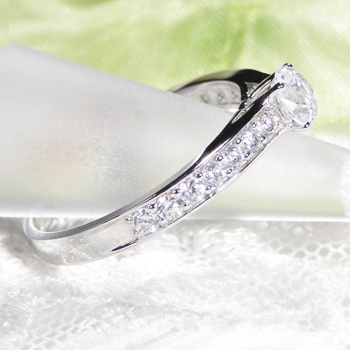 【中央宝研鑑定書付】pt950 中石 大粒0.3ct ハートアンドキューピッド ダイヤモンド リング【0.58ctUP】 csr0302-pt