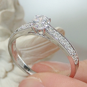 【中央宝研鑑定書付】pt950 中石 大粒0.3ct ハートアンドキューピッド ダイヤモンド リング【0.58ctUP】csr0302-pt