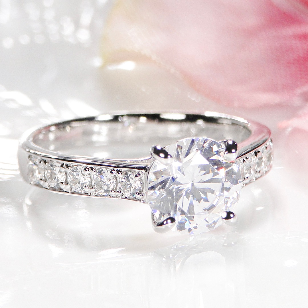 pt950 中石 大粒1.5カラット！豪華 ダイヤモンド リング【1.90ct】【鑑定書付】　csr0301-pt