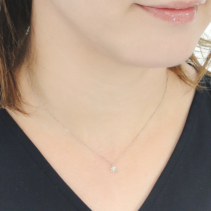 【美品】K18WG 天然ダイヤモンド0.1ct 輝く上品ネックレス K10/K18】 YG/PG/WG【0.1ct】フラワー ネックレス ダイヤモンド