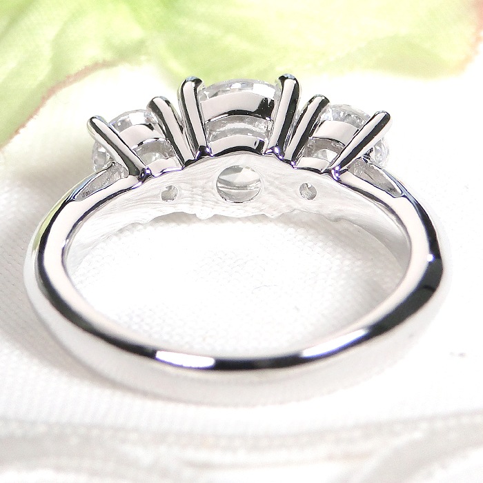 Pt950 ダイヤモンド リング【1.6ct】【中央宝石研究所鑑定書付】