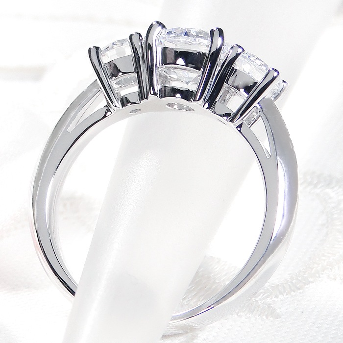 Pt950 ダイヤモンド リング【1.6ct】【中央宝石研究所鑑定書付】