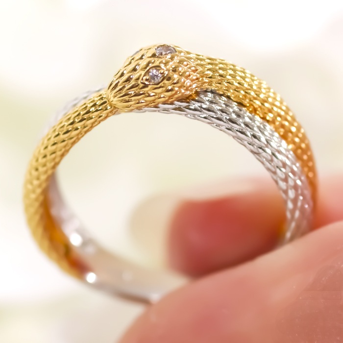 Pt950&K18YG スネークリング【0.02ct】