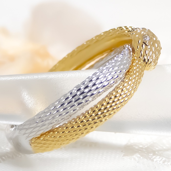 Pt950&K18YG スネークリング【0.02ct】