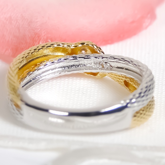 Pt950&K18YG スネークリング【0.02ct】