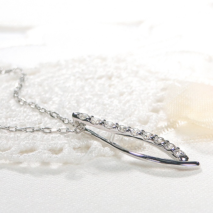 Pt900/K18YG【0.22ct】リボン ネックレス ダイヤモンド