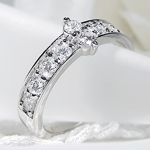 ★BRILLIANCE+★ ハーフエタニティ ダイヤリング Pt900 Pt900 デザインハーフエタニティリング