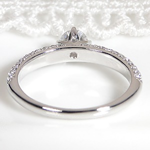 pt950 ダイヤモンド リング【中石 0.3ct H-SI-Good】【0.76ct】　csr0306-pt
