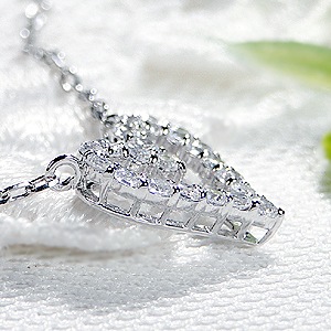 Pt900【0.3ct】ダイヤモンド ハート ネックレス ペンダント