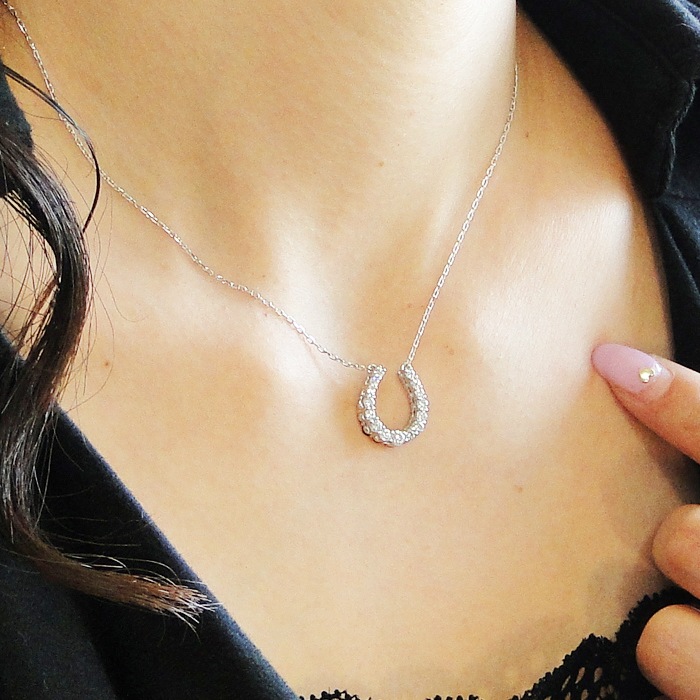 K18WG 【1.0ct】ダイヤモンド リバーシブルペンダント【馬蹄】csn00068