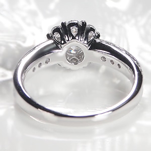 Pt900 フラワーダイヤモンドリング 1.0ct