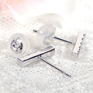 K18WG【0.2ct】ダイヤモンドバーピアス