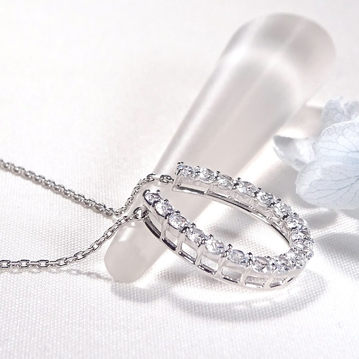 Pt900【1.0ct】 ダイヤモンド 馬蹄モチーフ ペンダント　CSN00251