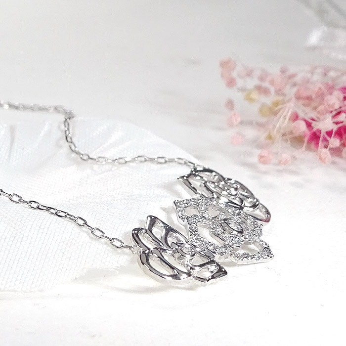Pt900【0.30ct】 ダイヤモンド 薔薇モチーフ ペンダント