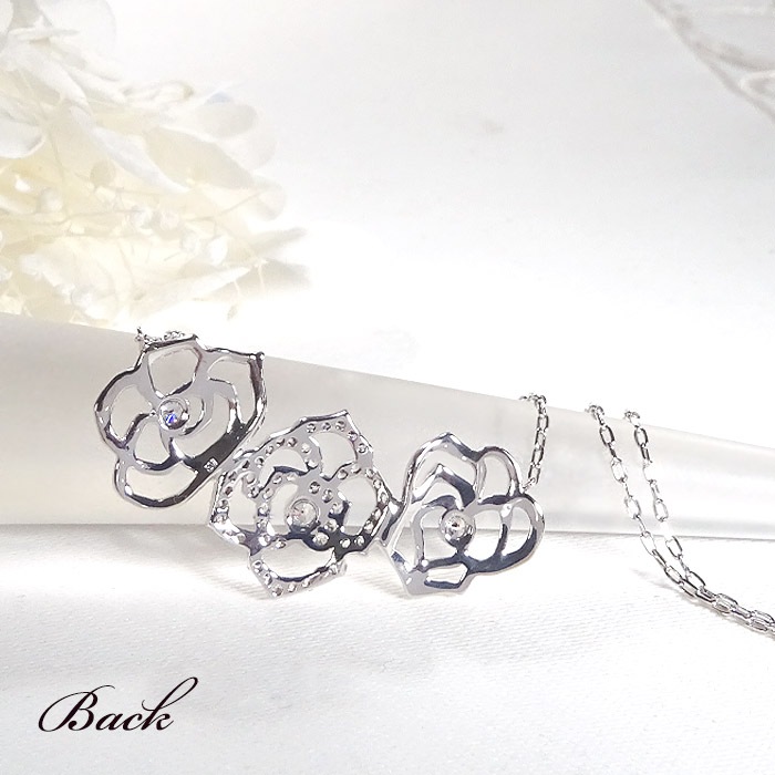 Pt900【0.30ct】 ダイヤモンド 薔薇モチーフ ペンダント
