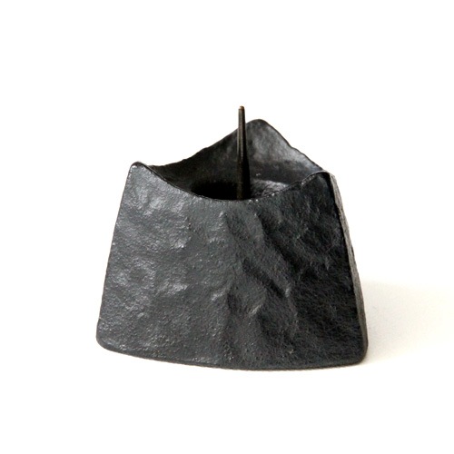 和ろうそくの燭台　三角（鉄製）　炭谷三郎商店