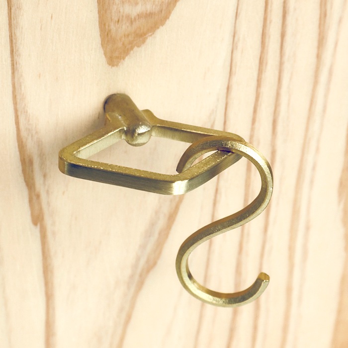 FUTAGAMI<br />真鍮の生活用品<br />ゼンマイフック<br />菱形 大(2個入)