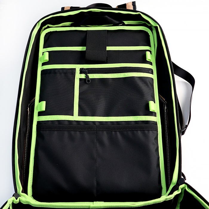 MAKOO リサイクルレザーのバックパック