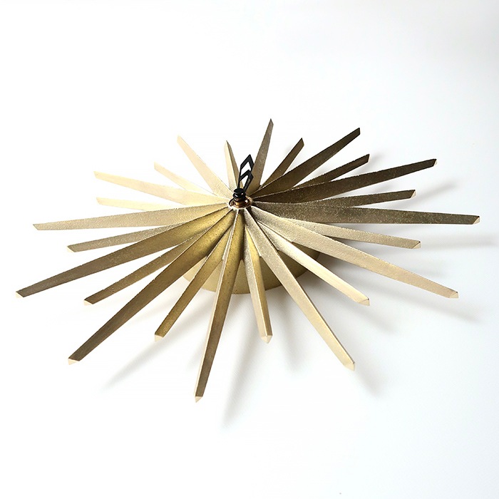 FUTAGAMIの真鍮鋳肌の掛け時計　ポールスター