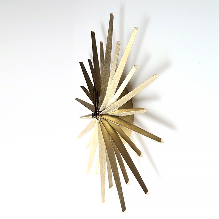 FUTAGAMIの真鍮鋳肌の掛け時計　ポールスター