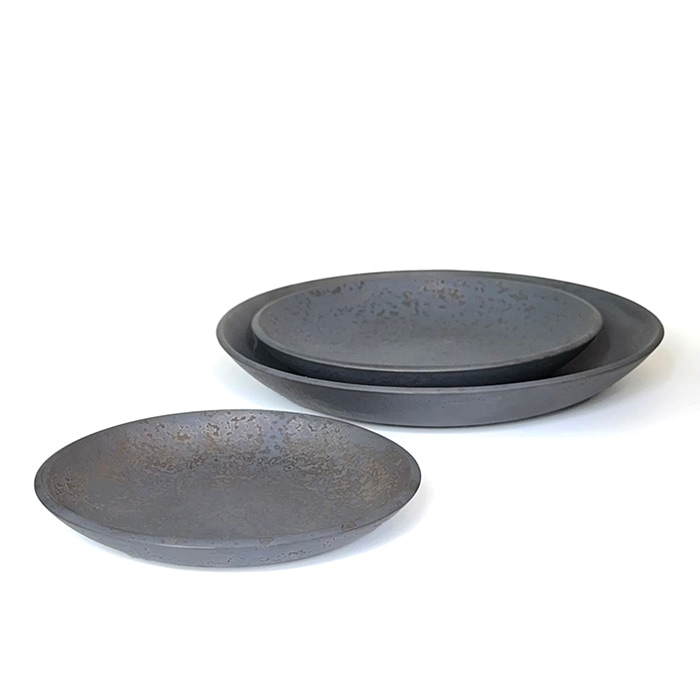 ONE KILN ラウンドプレートM 灰釉
