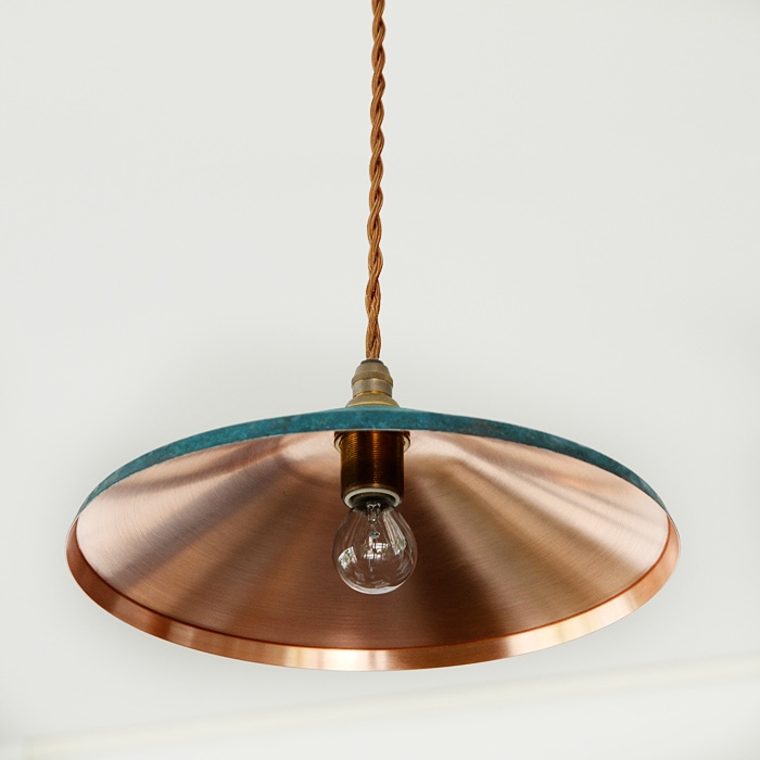 銅板シェードのペンダントライト<br />tone WIDE blue<br />モメンタムファクトリーOrii