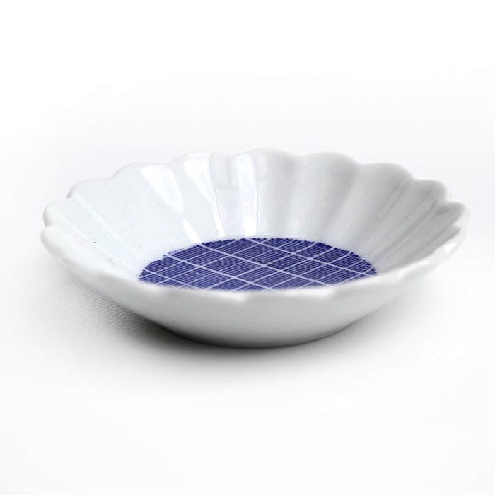 東屋の豆皿<br />印判　たんぽぽ<br />製造　白岳窯　長崎県波佐見町