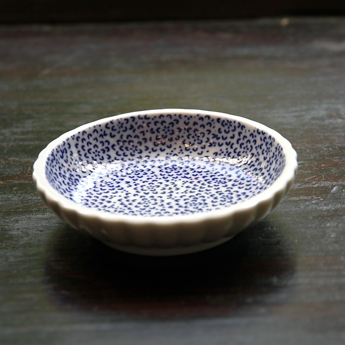 東屋の豆皿<br />印判 ひまわり<br />製造 白岳窯 長崎県波佐見町